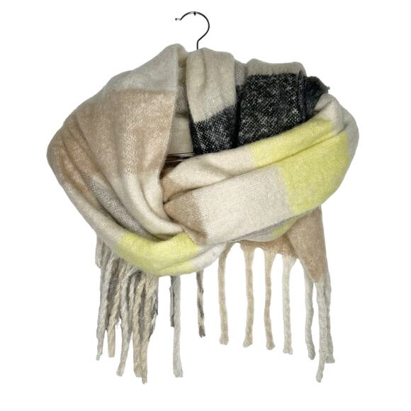 AMERICAN EAGLE NWT Plaid Fleece Tassel Long Scarf Fringed Beige Black Yellow OS - Picture 1 of 8